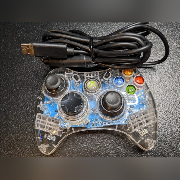 Microsoft Xbox 360 Wired Controllers (2 preowned) Black/Clear - Picture 5 of 12